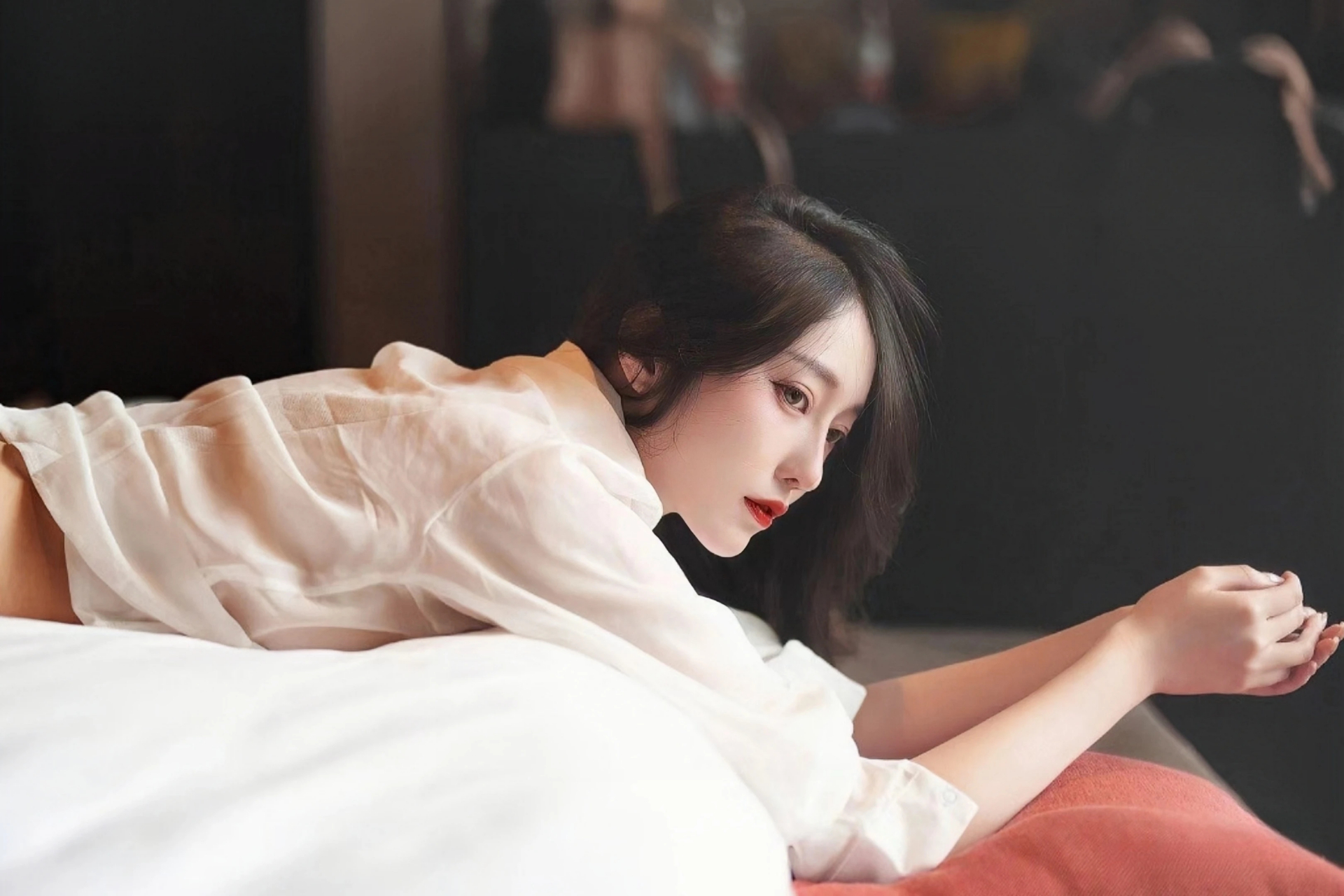 习近平：中方始终把上海合作组织作为周边外交优先事项